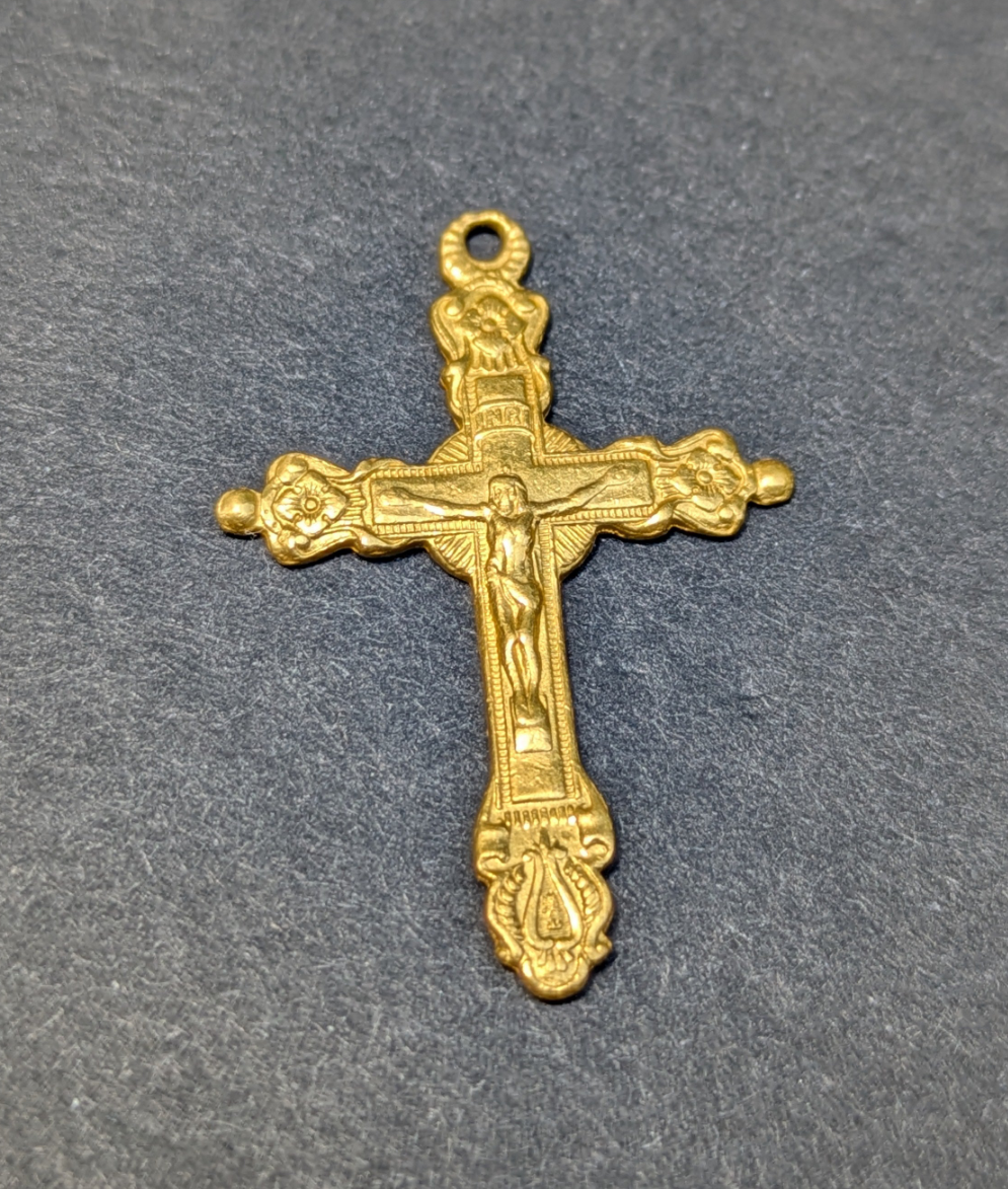22kt Vintage Crusifix/Cross Pendant