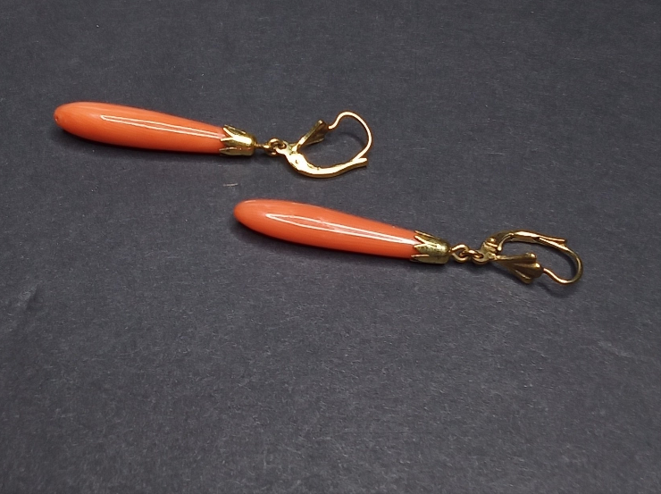 Early Victorian Gold and Coral Dangle Earrings