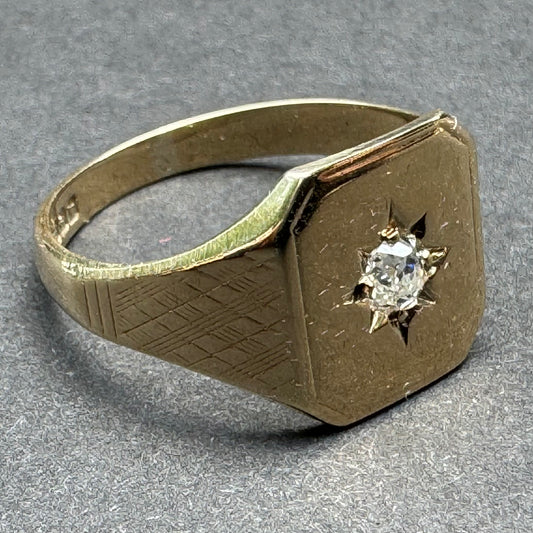 9k English Edwardian Signet Ring with Plaid Engraving