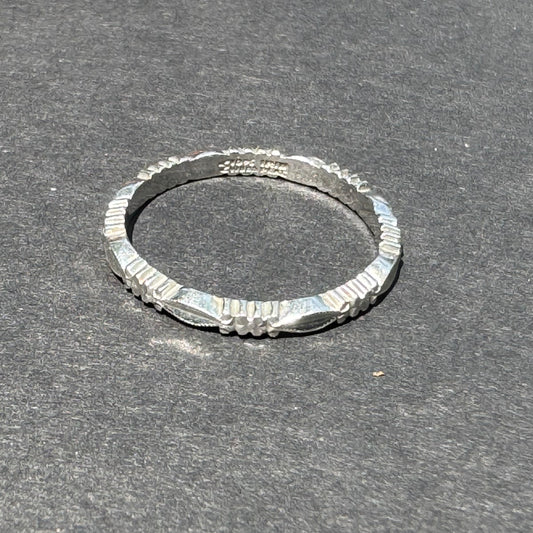 Thin Scalloped Platinum Band