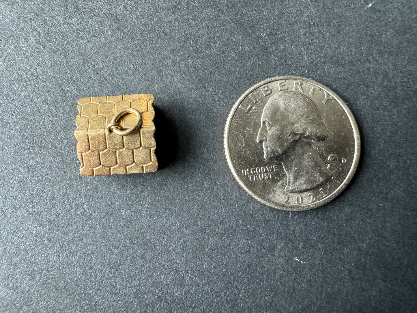 Openable Cabin Charm with Articulating Pot Inside