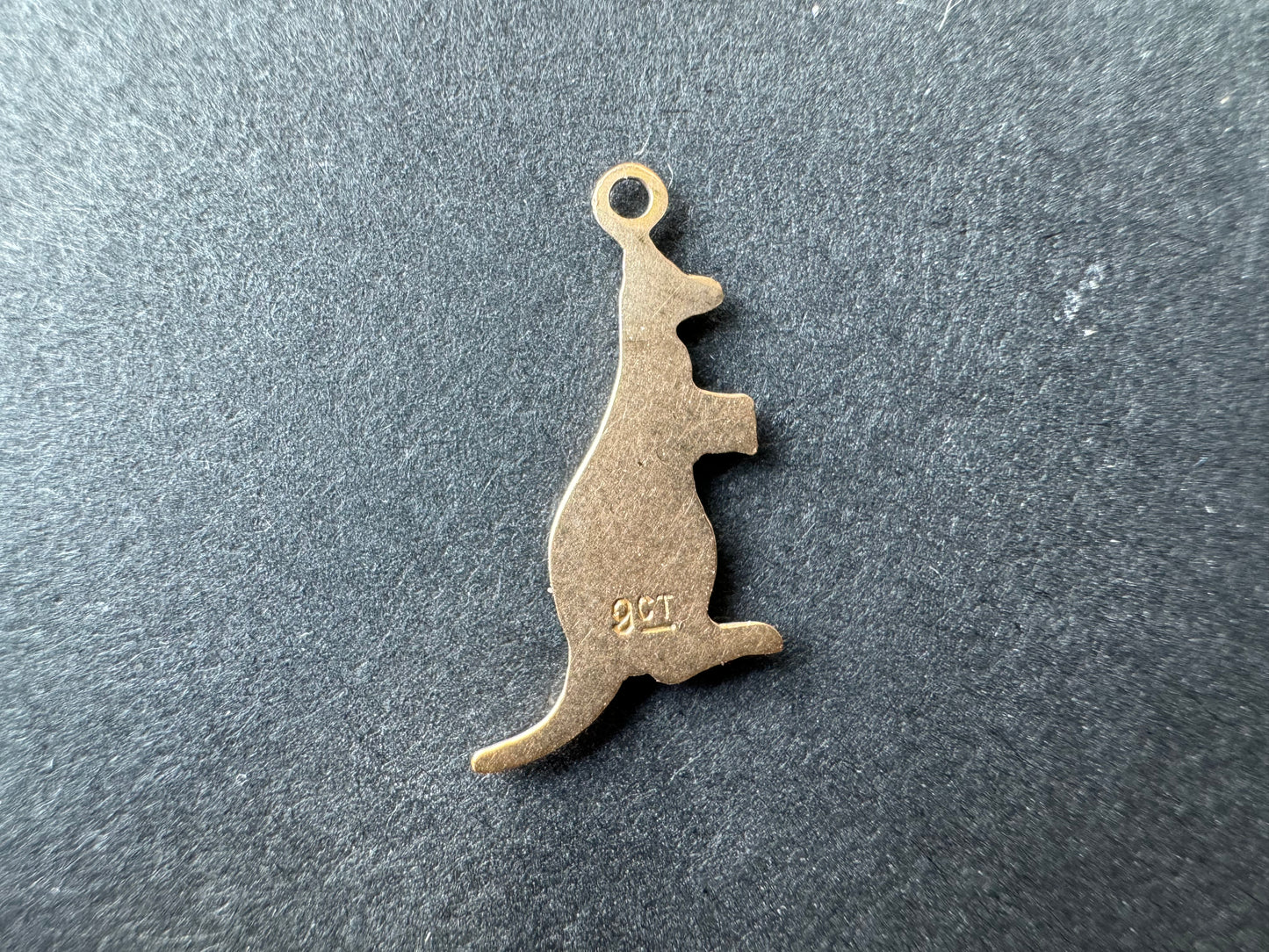 9k Small Kangaroo Charm