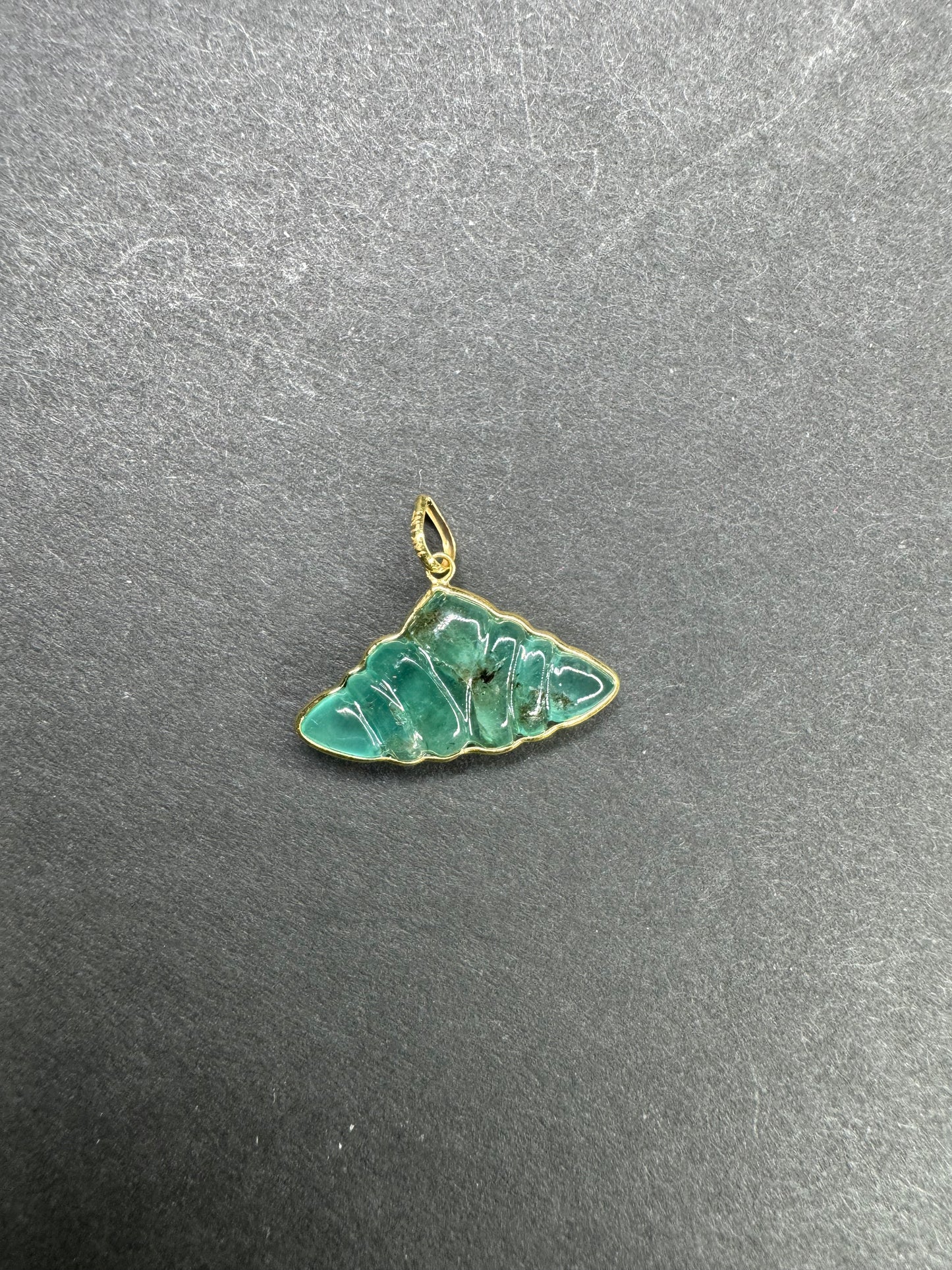 14k Carved Emerald Shell Charm