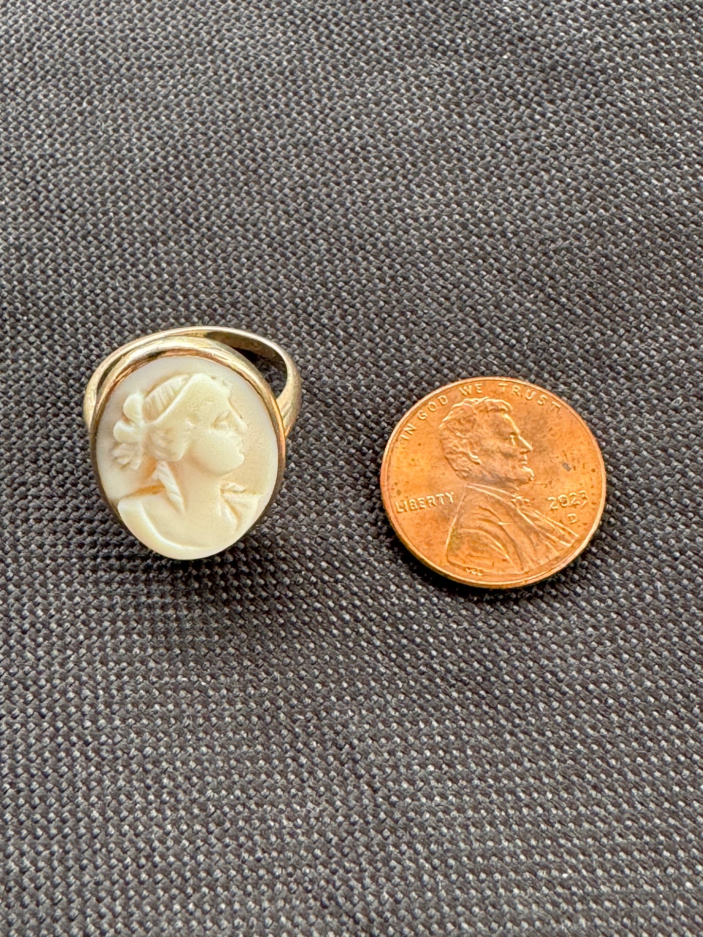 14k Cameo Ring