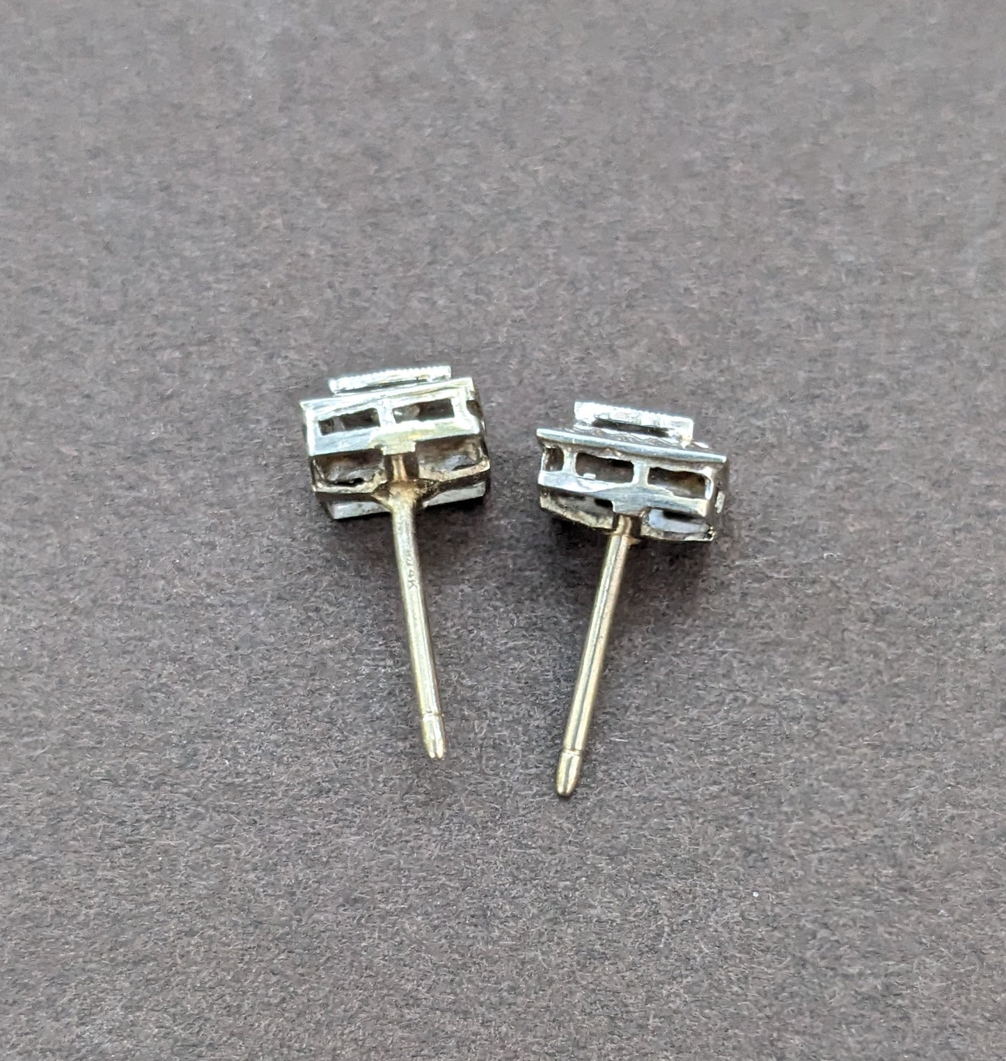 Square mounted round Diamond stud earrings