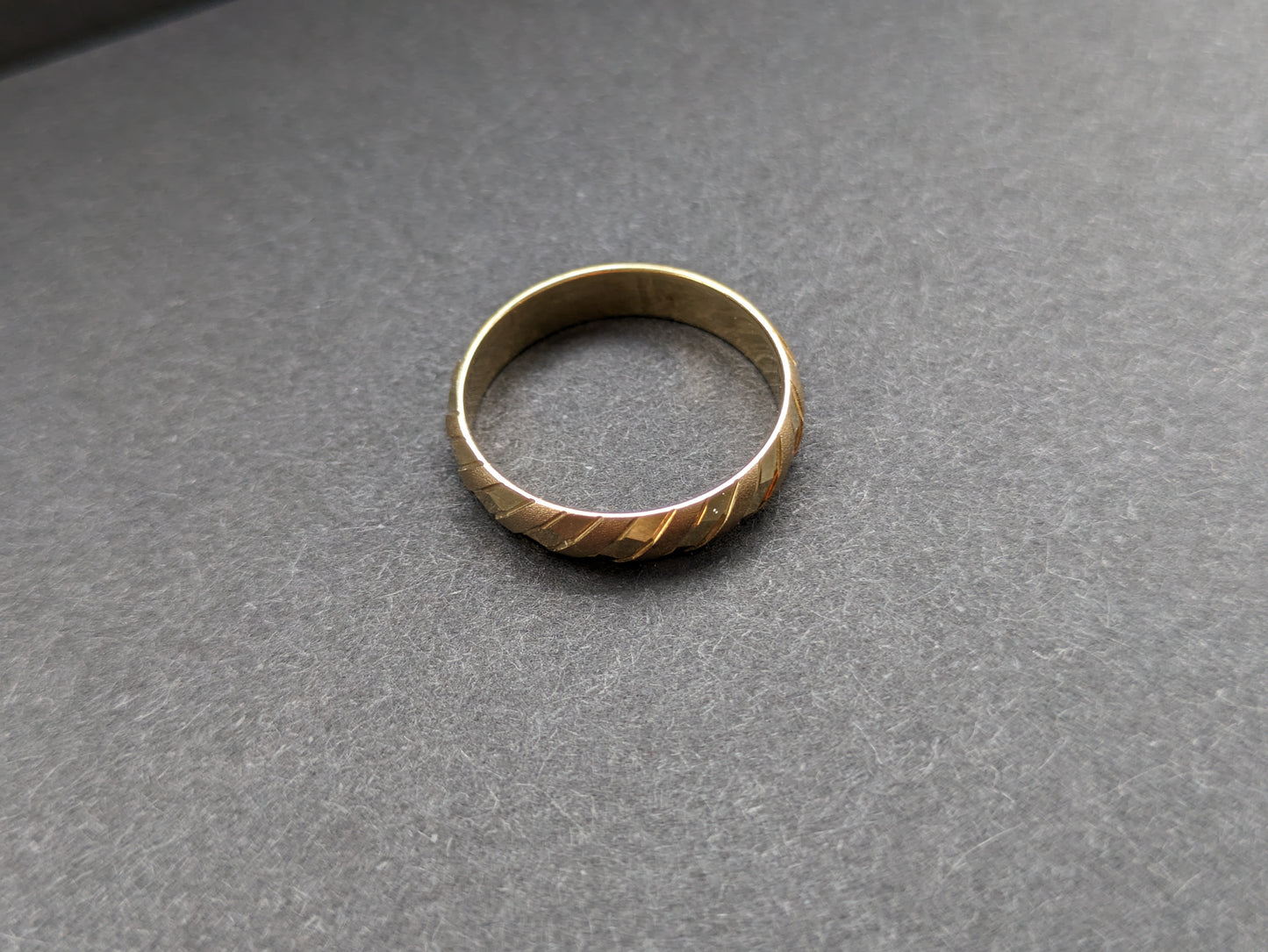 German vintage 8K gold band