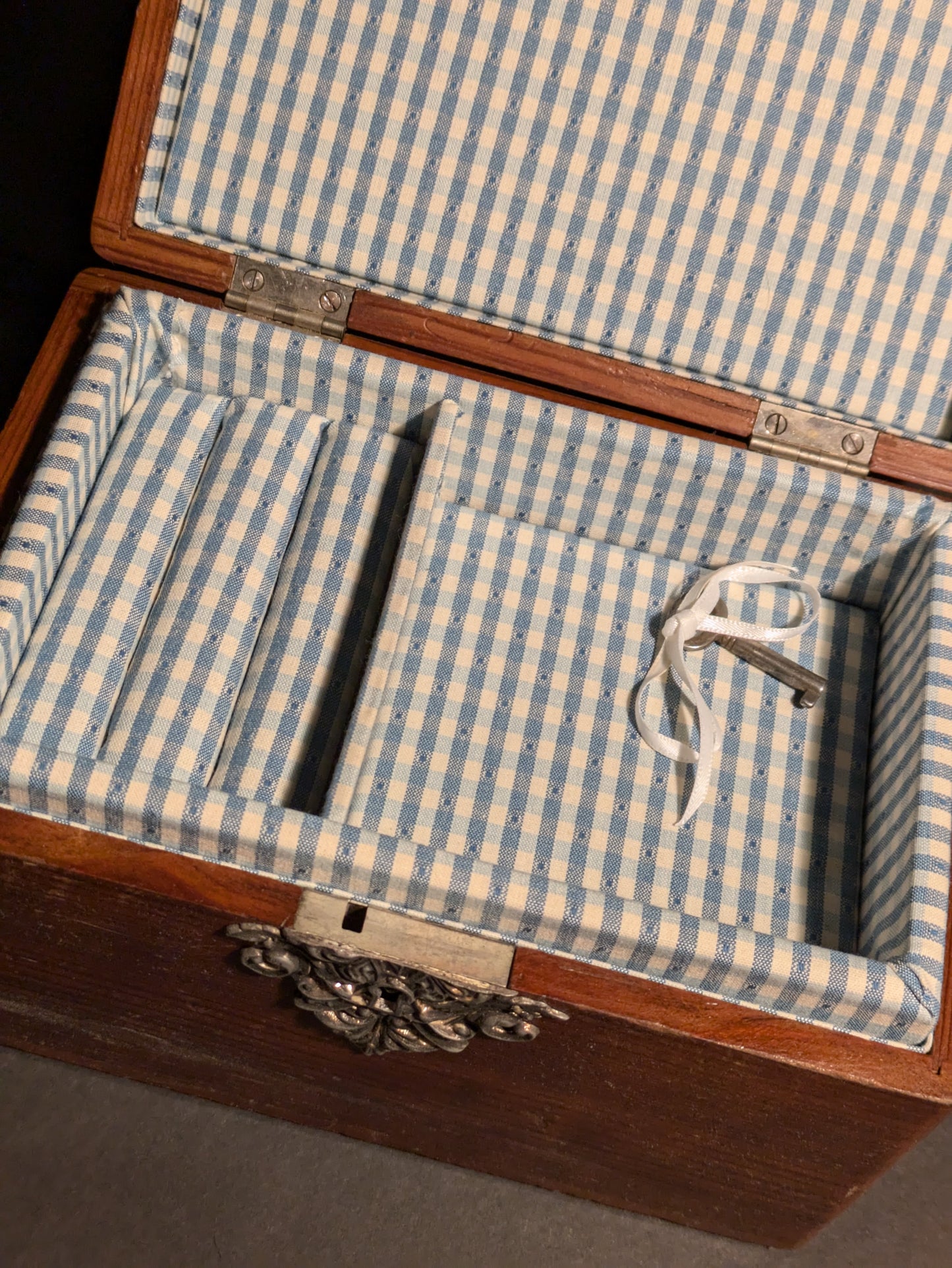 Wood jewelry box with silver decoration