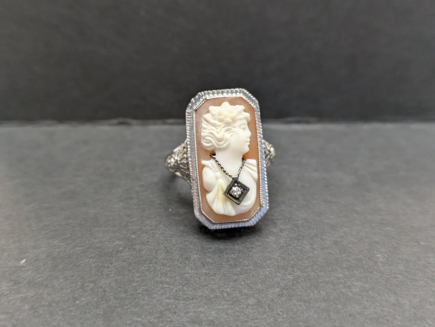 Edwardian White Gold Filigree Cameo Ring with Diamond