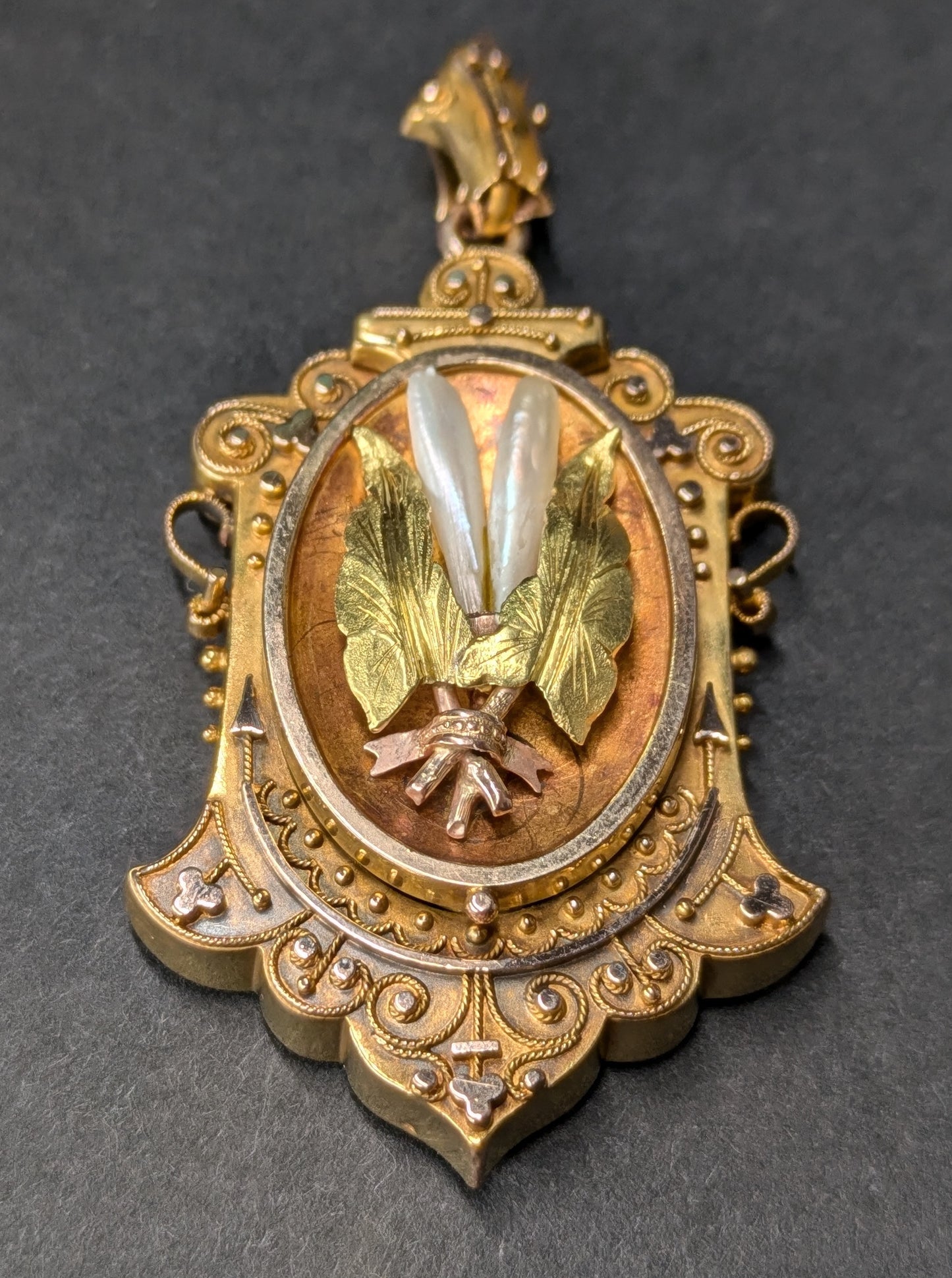 Antique American Locket with pearl "Wheat" Center