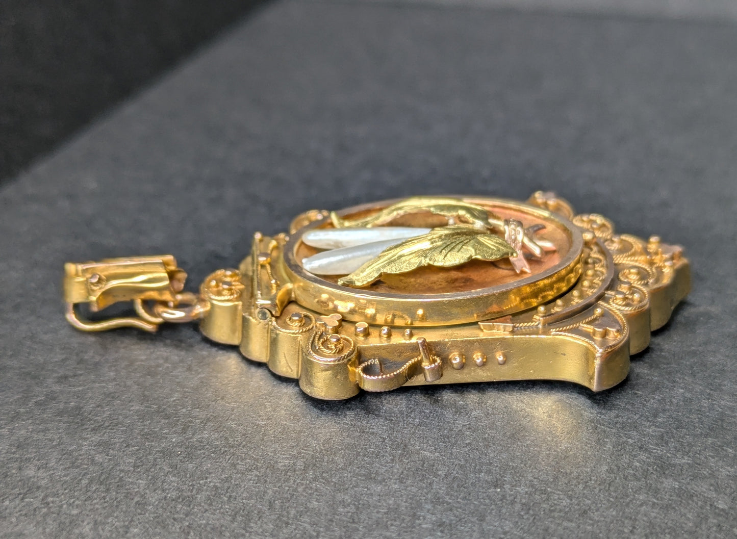 Antique American Locket with pearl "Wheat" Center