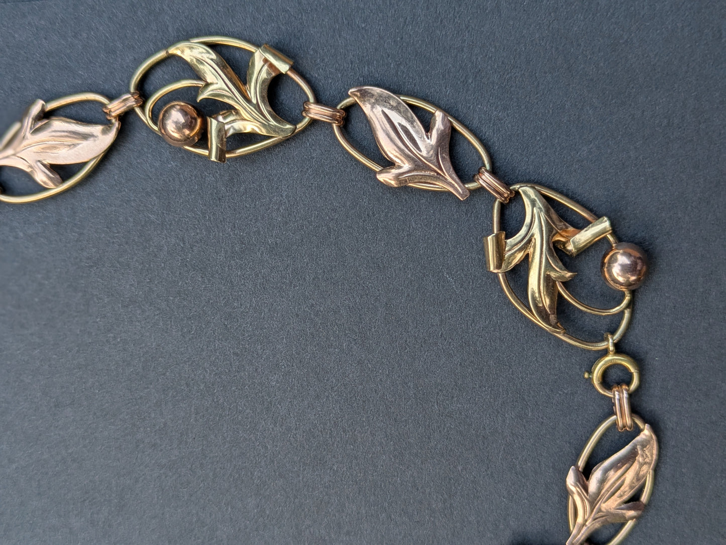 10k Arts + Craft Leaf Necklace