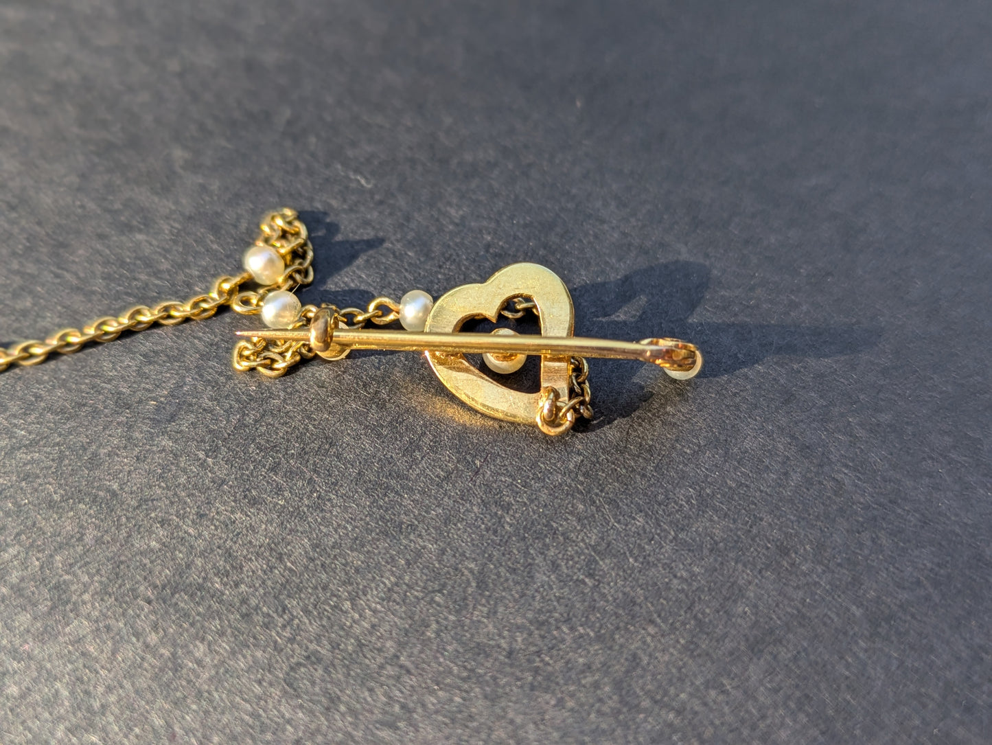 15k English Dual Heart Pins with Pearl