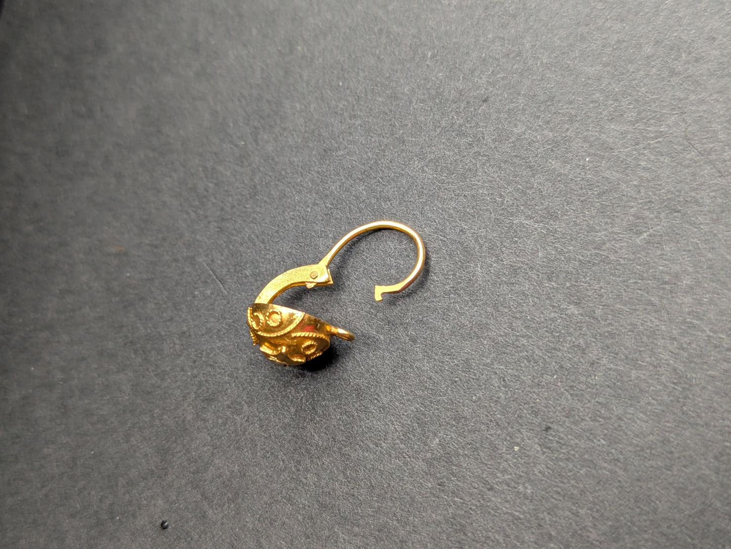 18k Dormouse Pearl Earrings