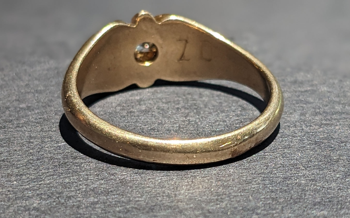 18k Gold Heavy Belcher Set Diamond Ring