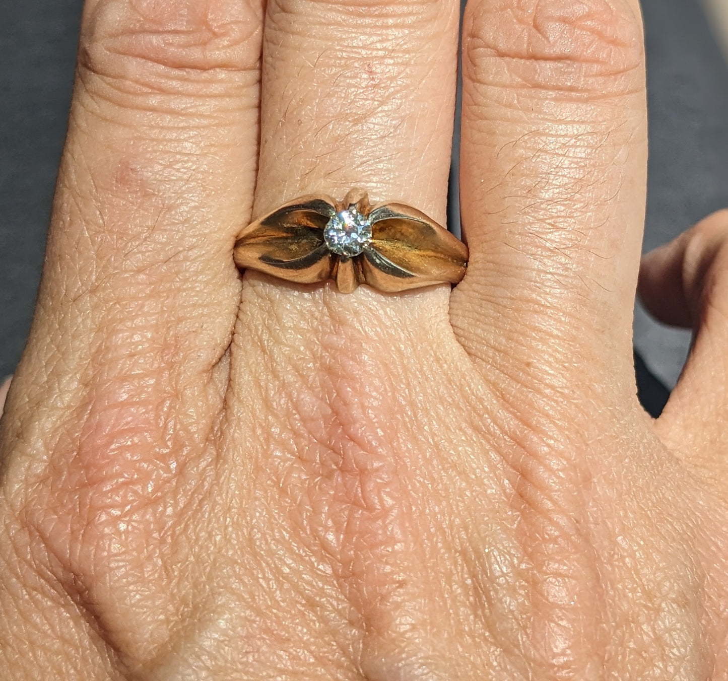 18k Gold Heavy Belcher Set Diamond Ring