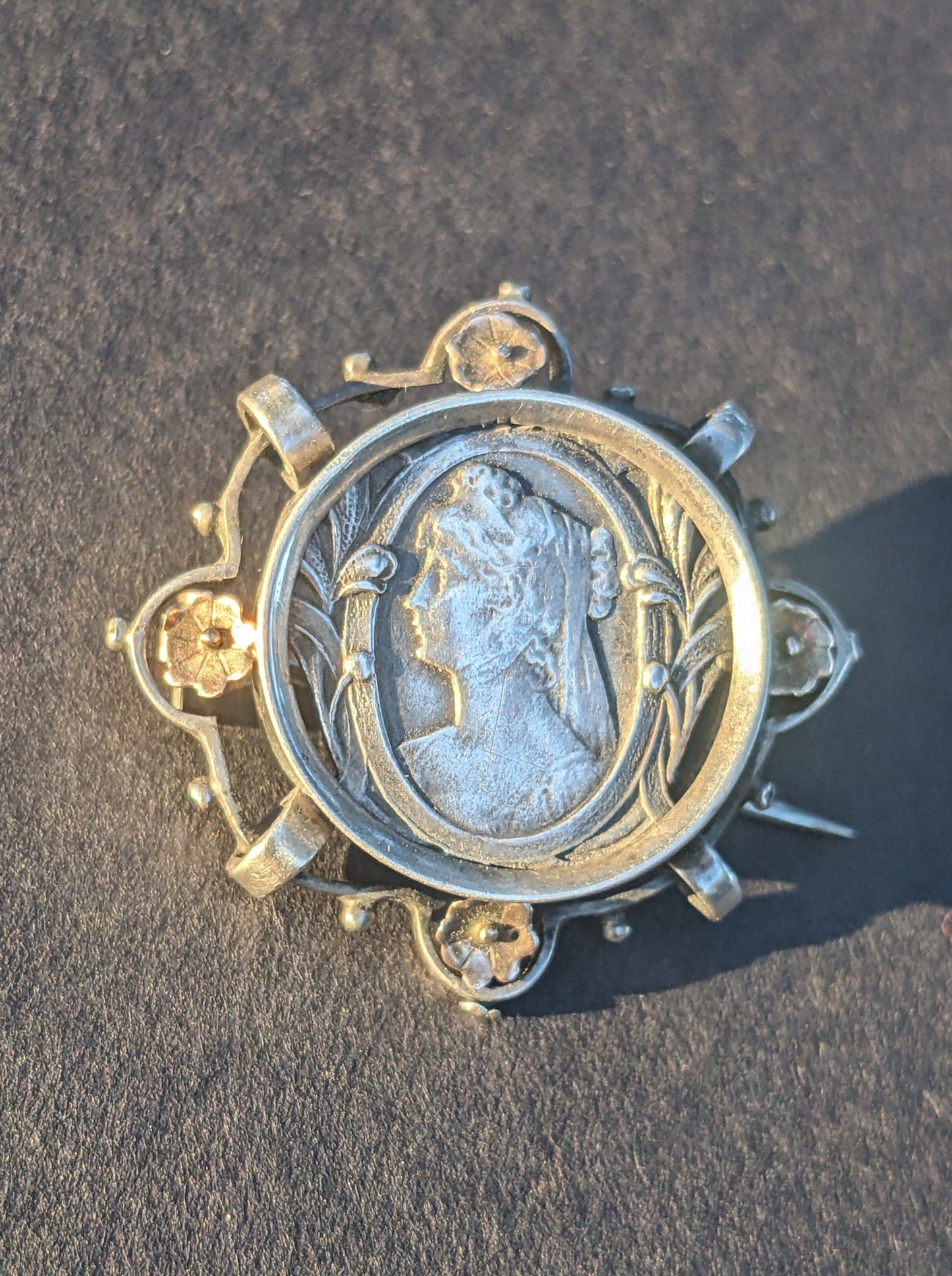 Art Nouveau French portrait Brooch
