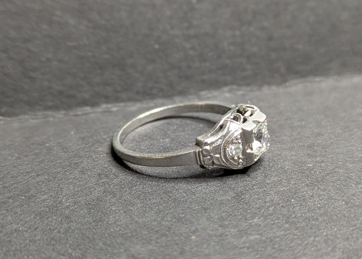 18k White Gold and Diamond Ring