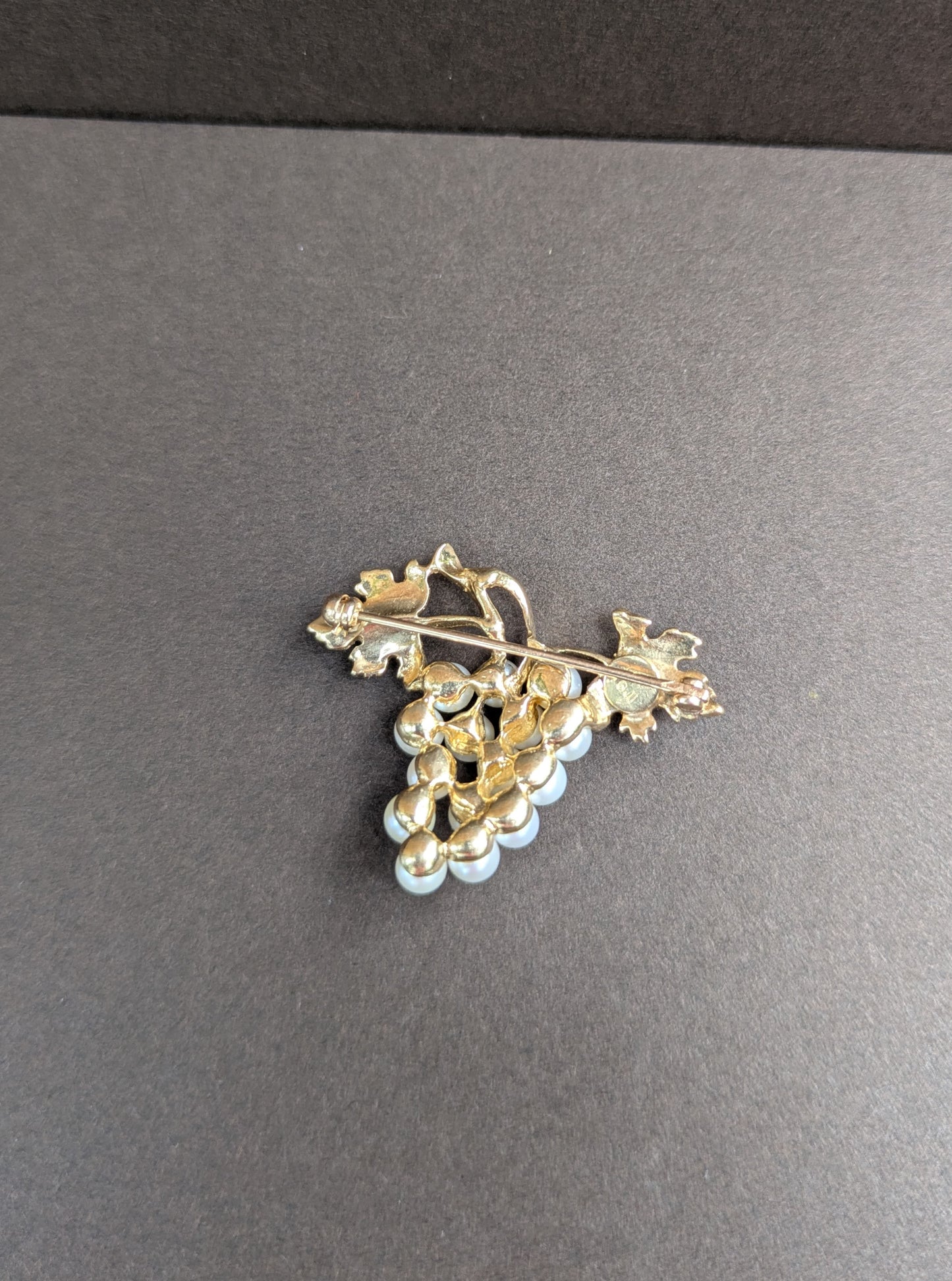 14kt Grape Brooch with White Pearls 1950's
