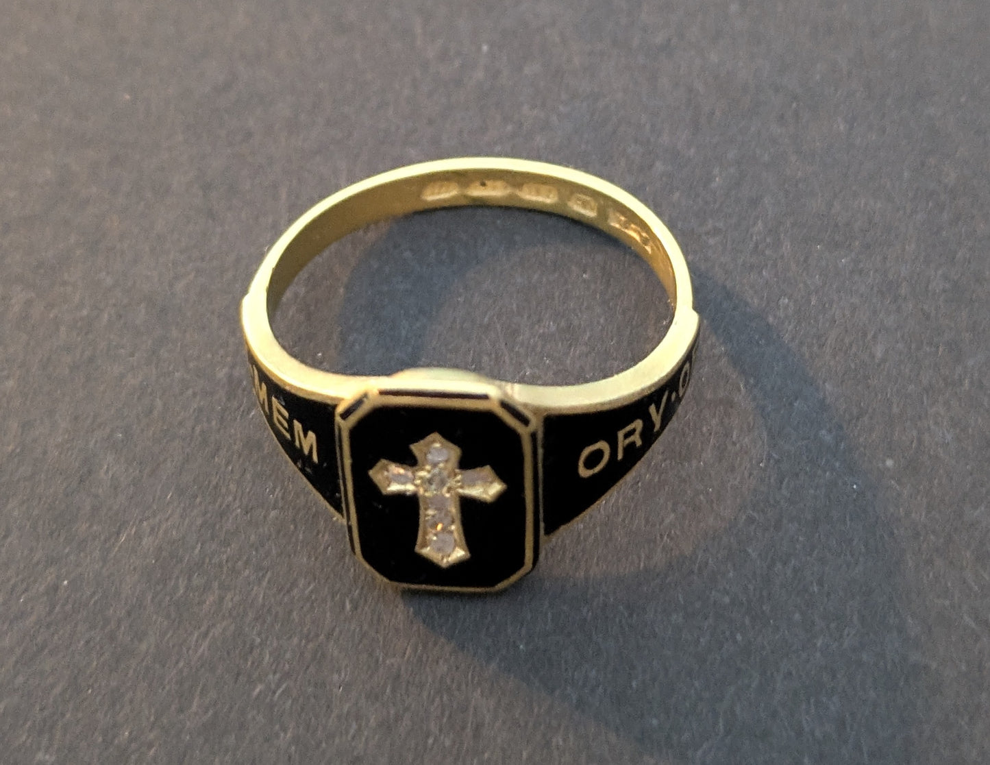 18kt Mouring Ring Black Enamel with Rose Cut Diamonds