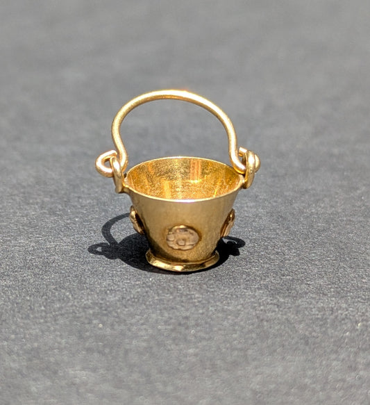 18k Bucket Charm