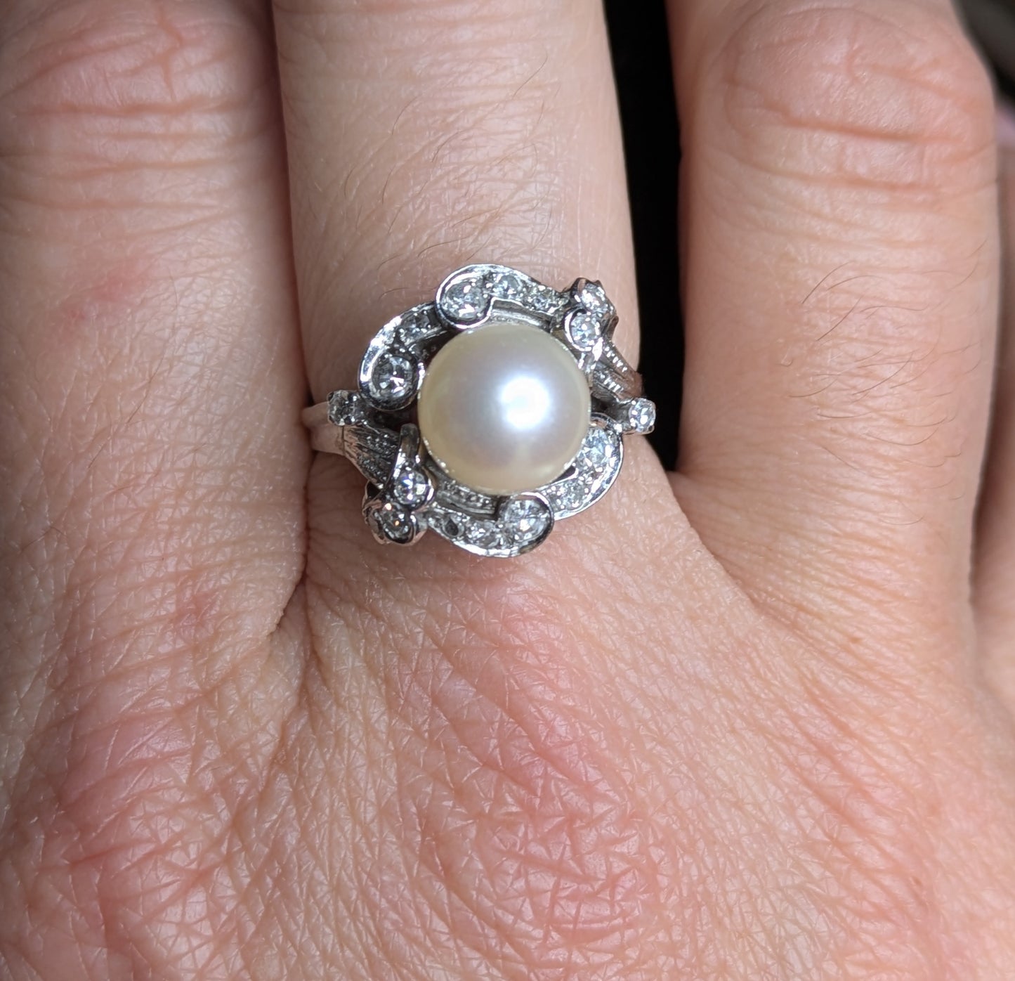 14k White Gold Pearl and Diamond Swirls Ring