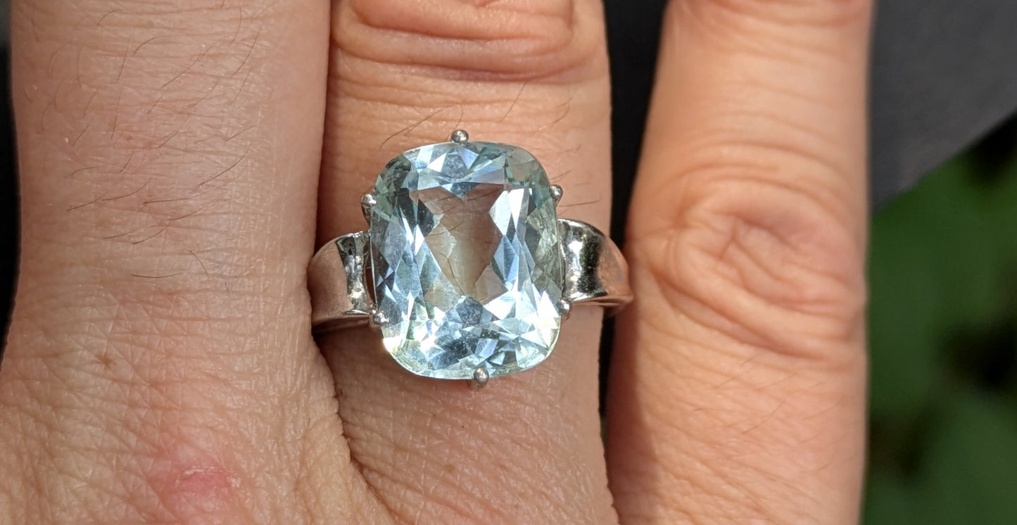 14kt White Gold Art Deco Aquamarine Ring
