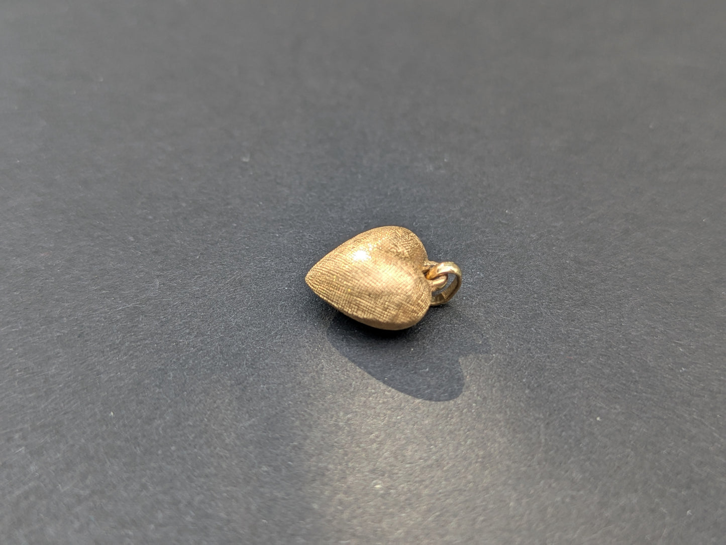Small 14kt Florentine Finished Puffy Heart