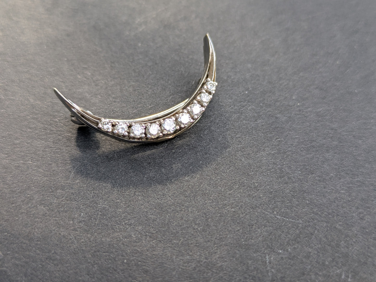 18kt White Gold Crecent Brooch