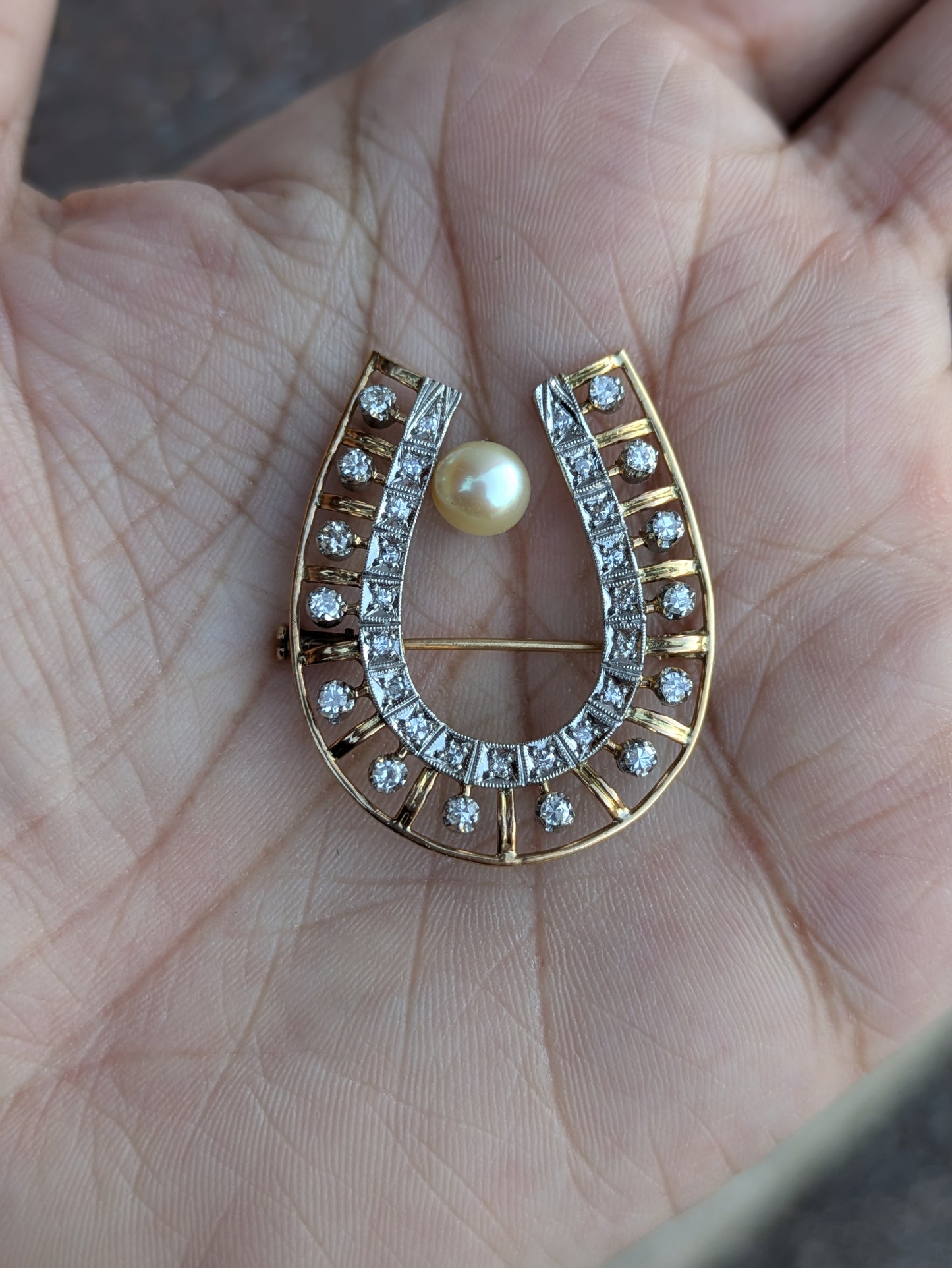18k Diamond and Pearl Horseshoe Brooch