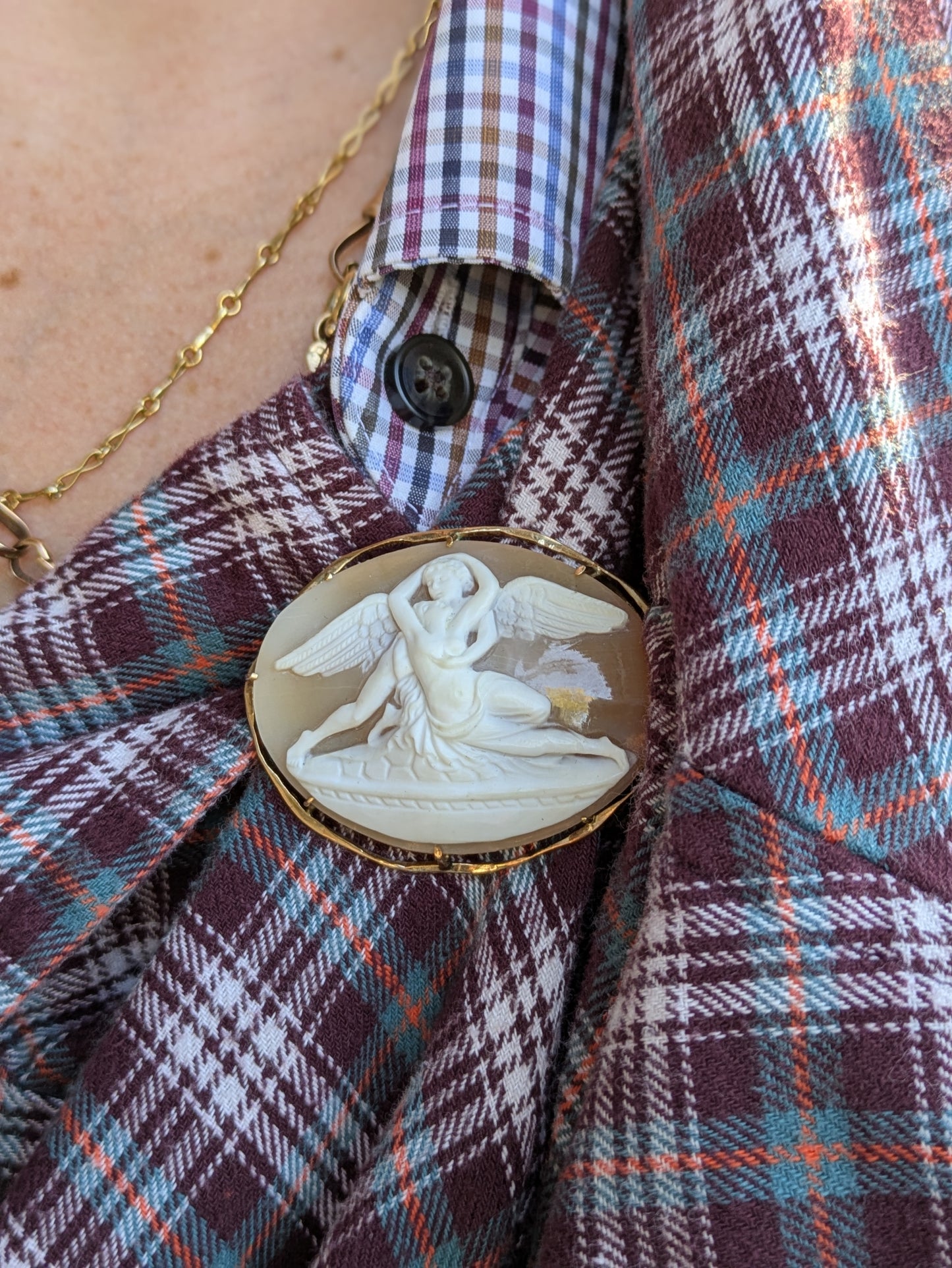14k Oval Shell Cameo Brooch of Eros