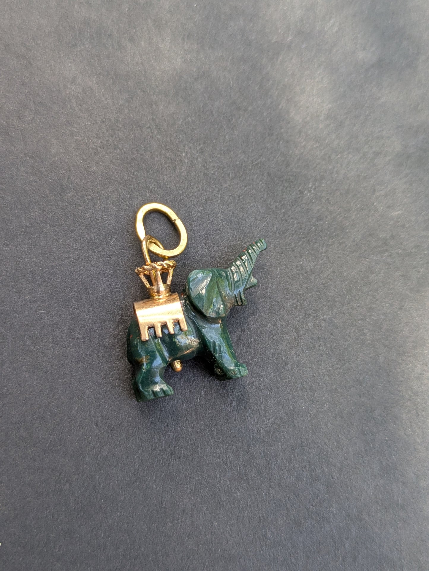 18kt Carved Elephant Charm