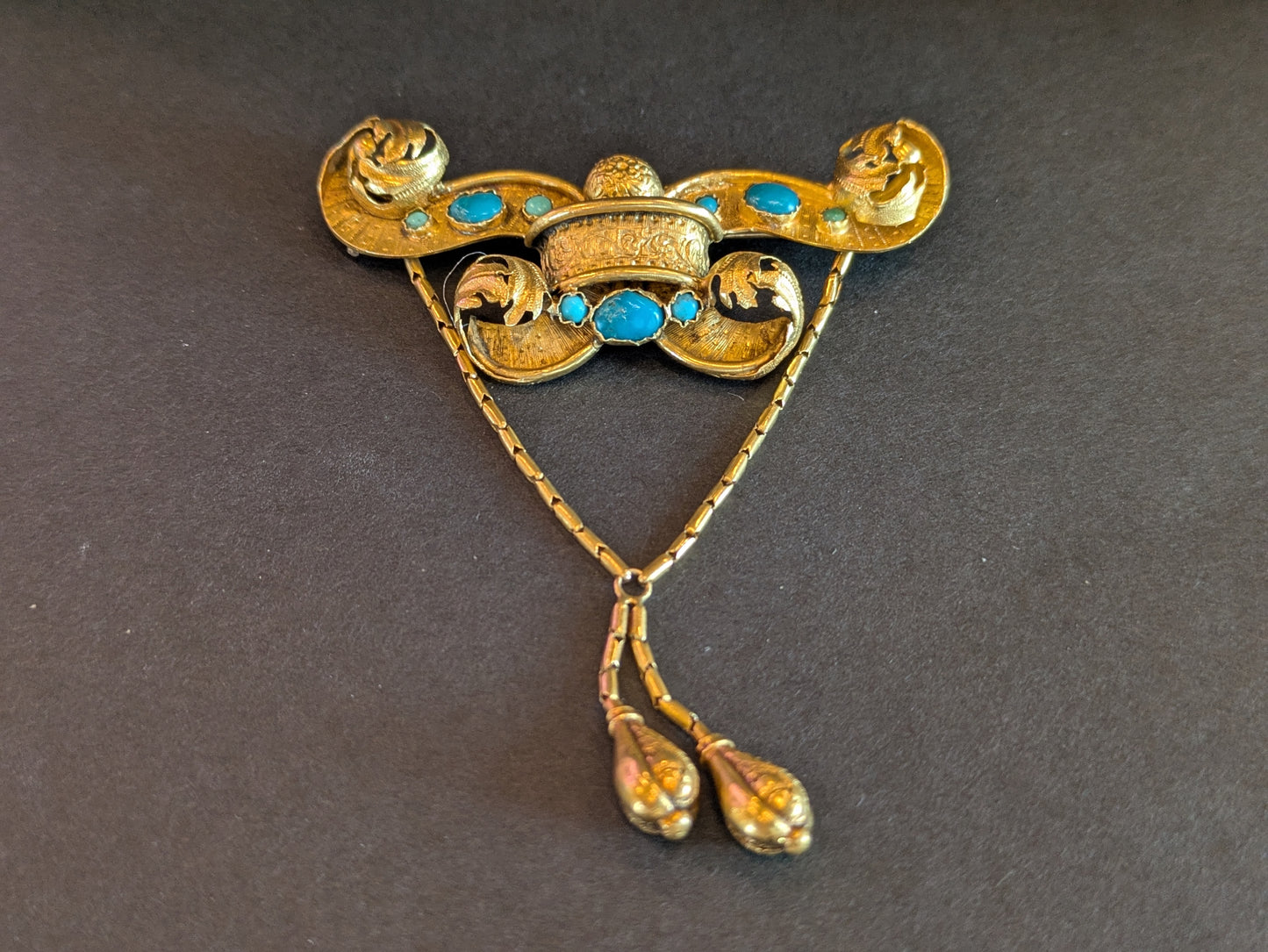 15kt Turquoise Swag Brooch