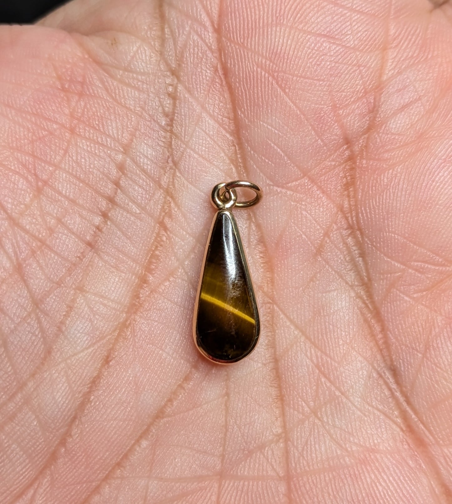 Tiger Eye 9k Pendant