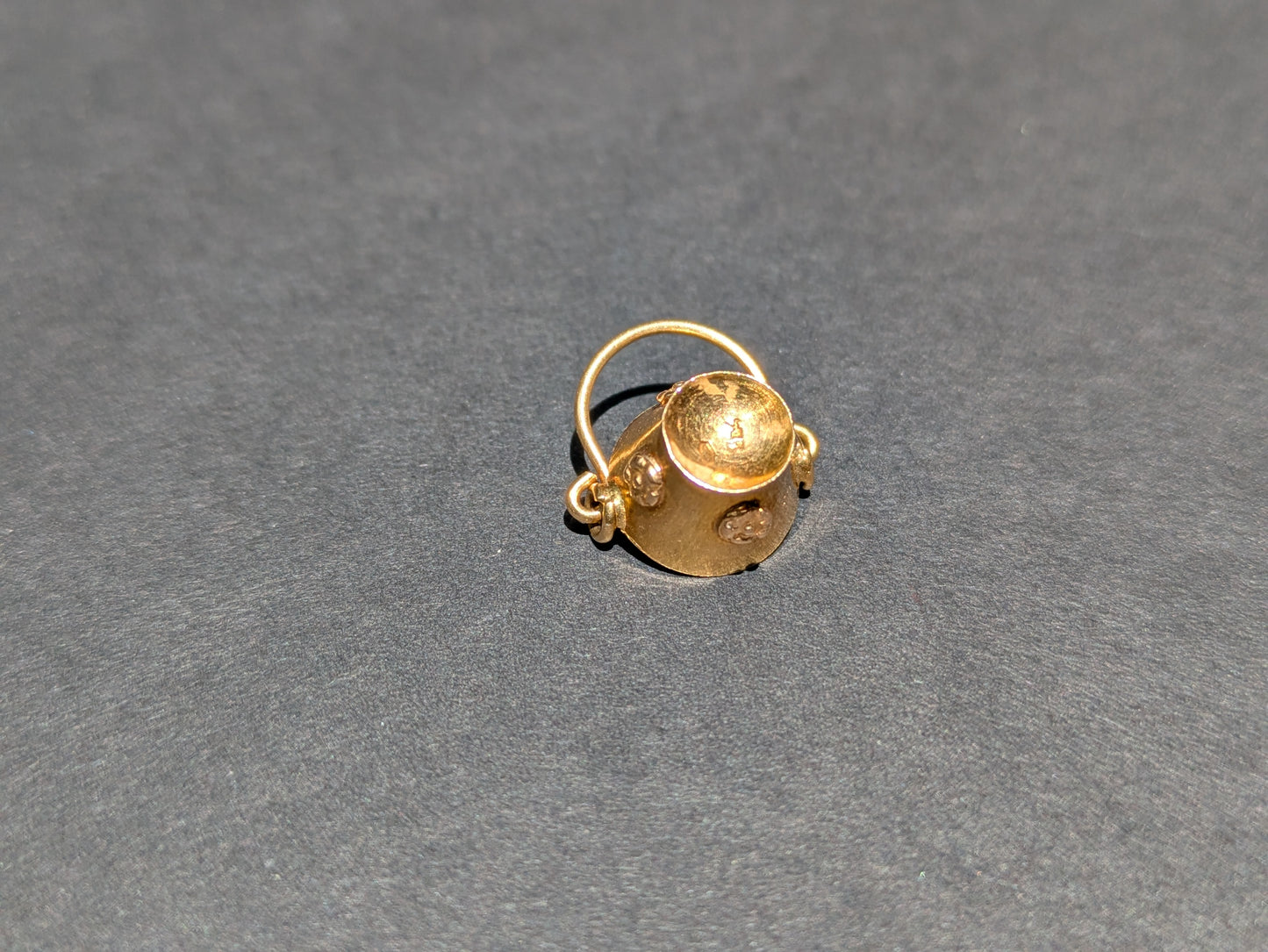18k Bucket Charm