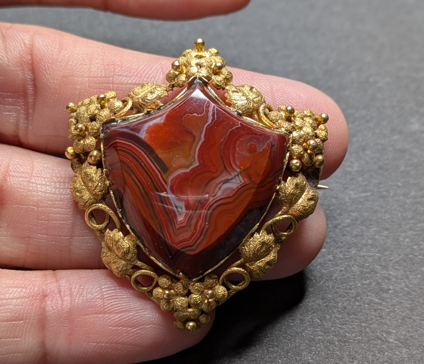 Early Victoria Agate Shield Brooch