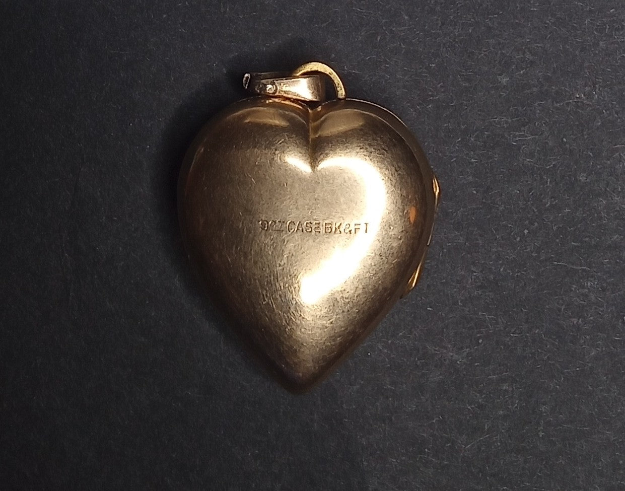 9k Interwar years Engraved Heart Locket