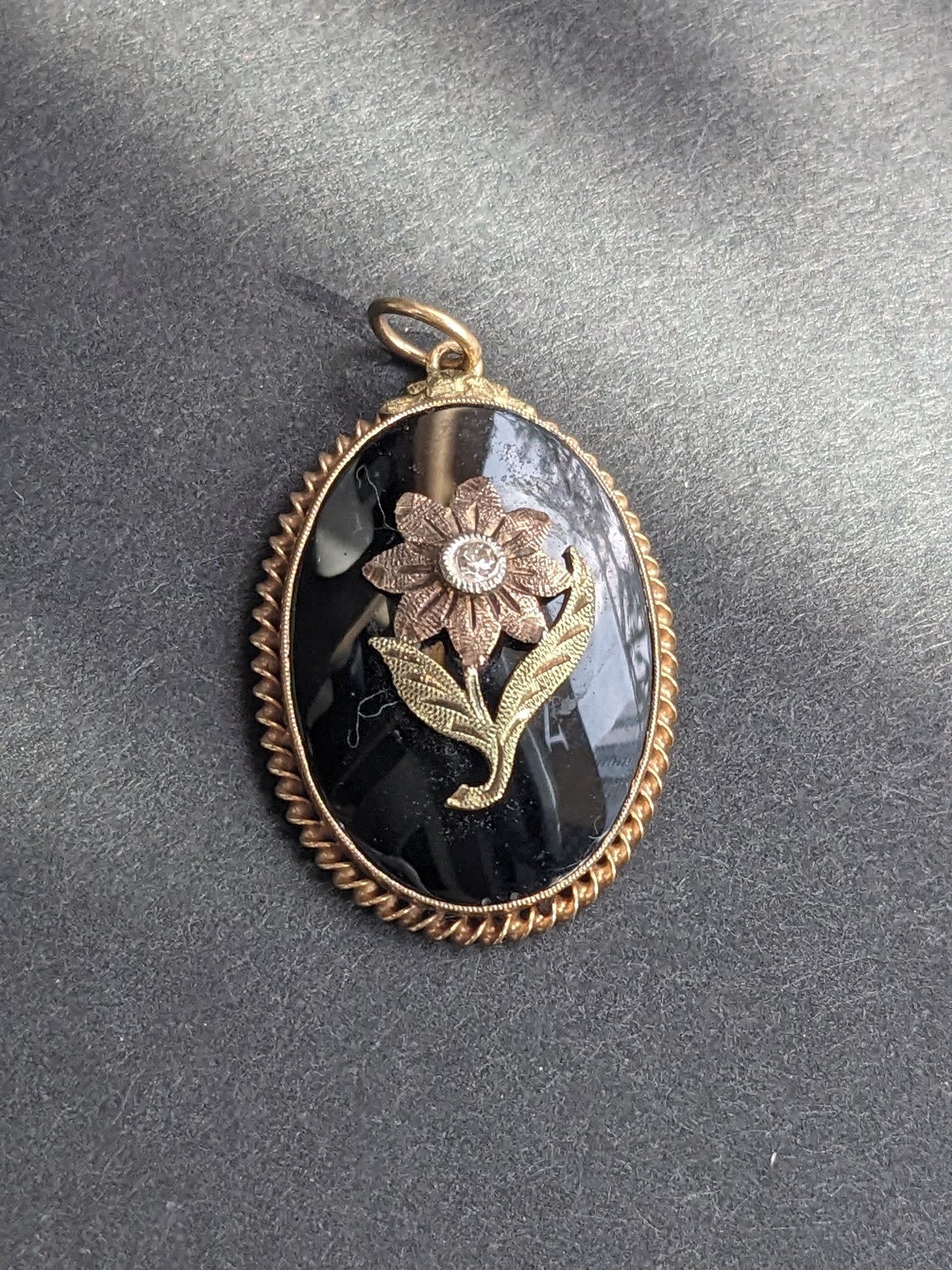 14k 3 colors of gold flower pendant