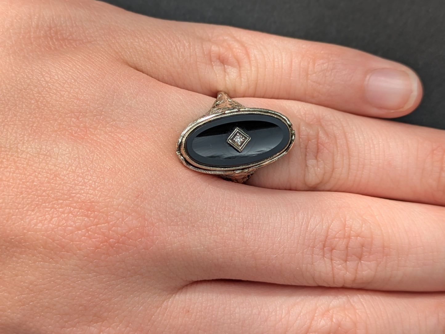 14kt Filgree Flip Ring Cameo and Black Onyx
