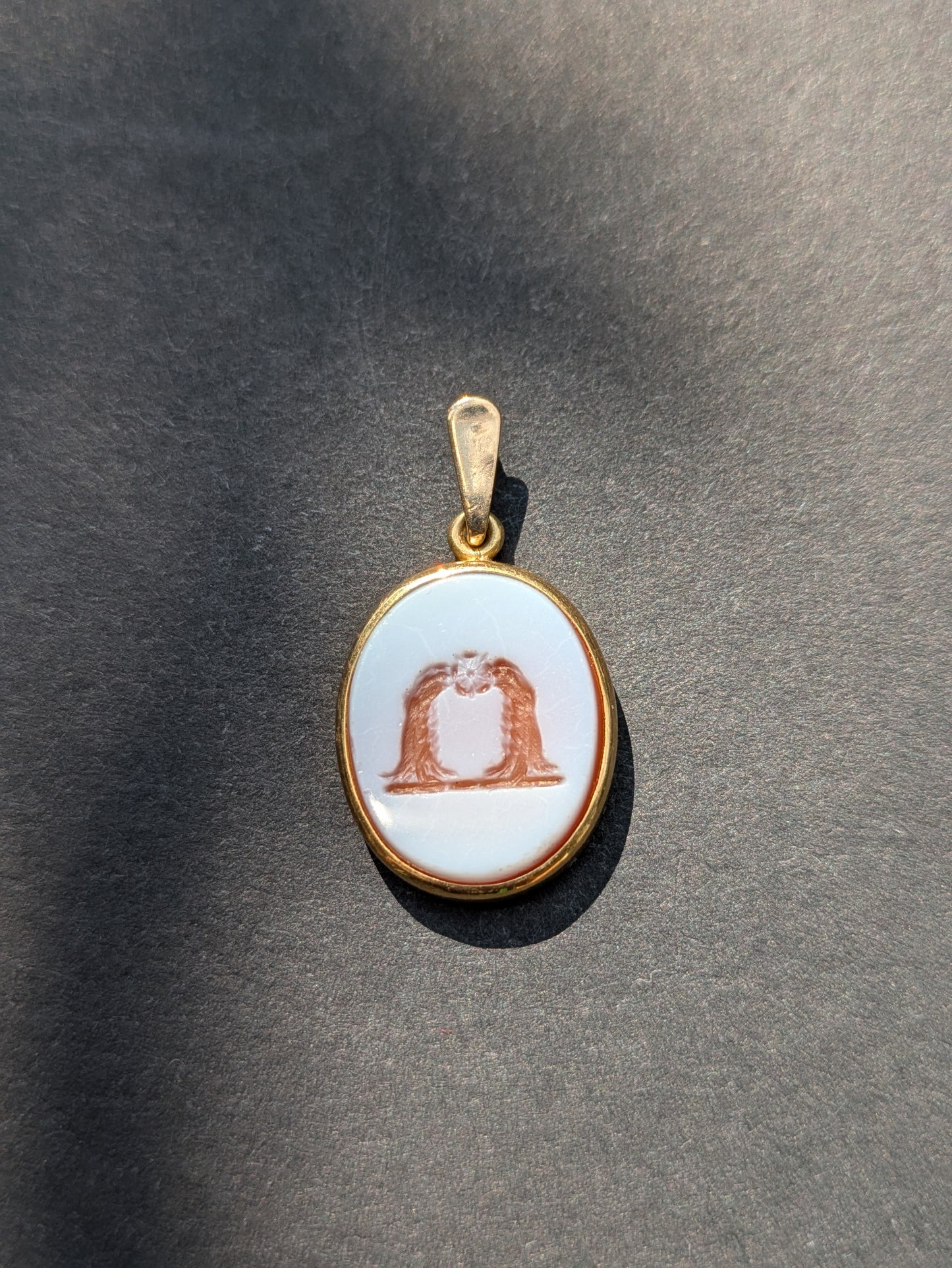 18kt English Carnelian Intaglio Pendant