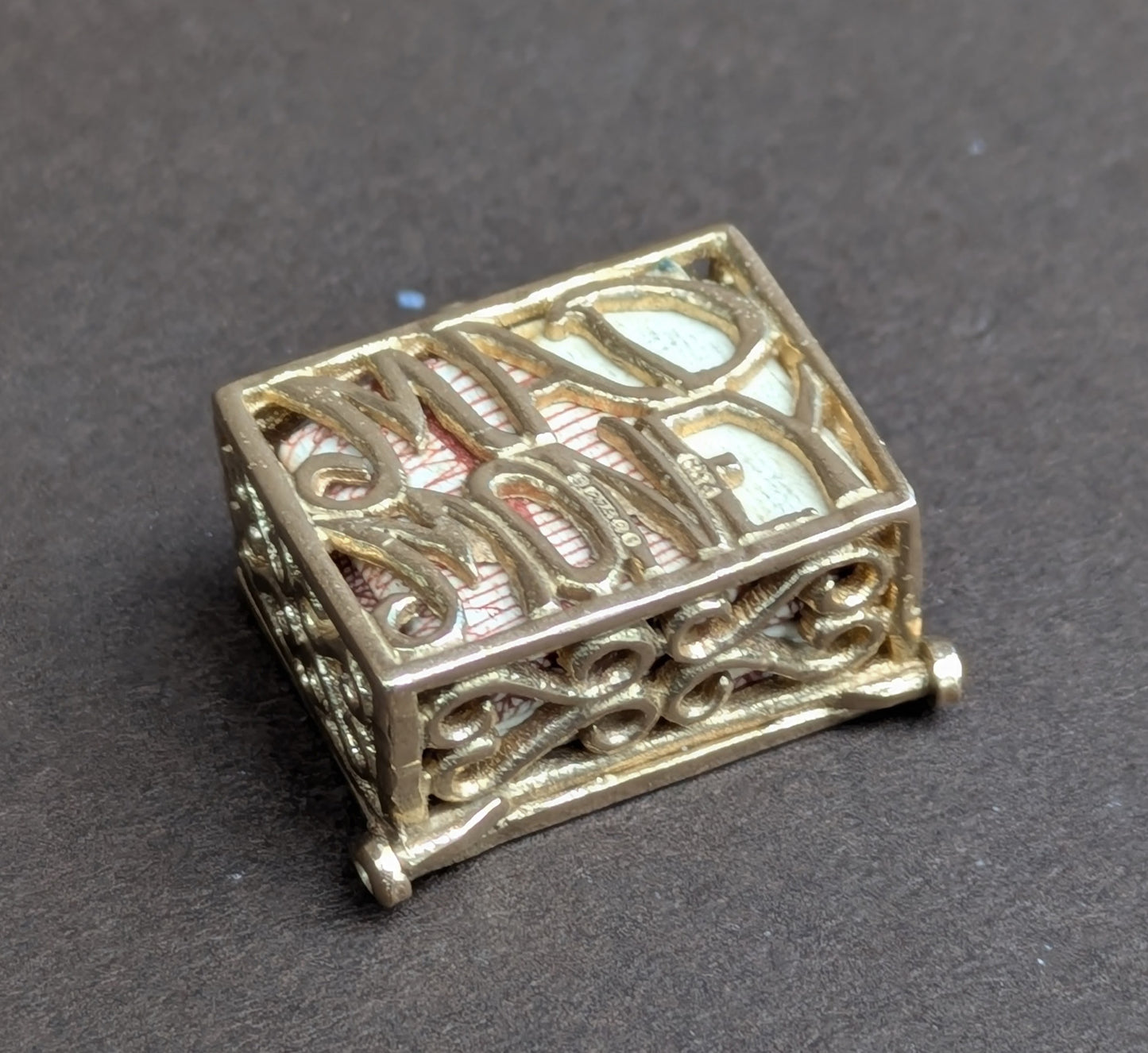 9k "Mad Money" Charm with English Hallmark