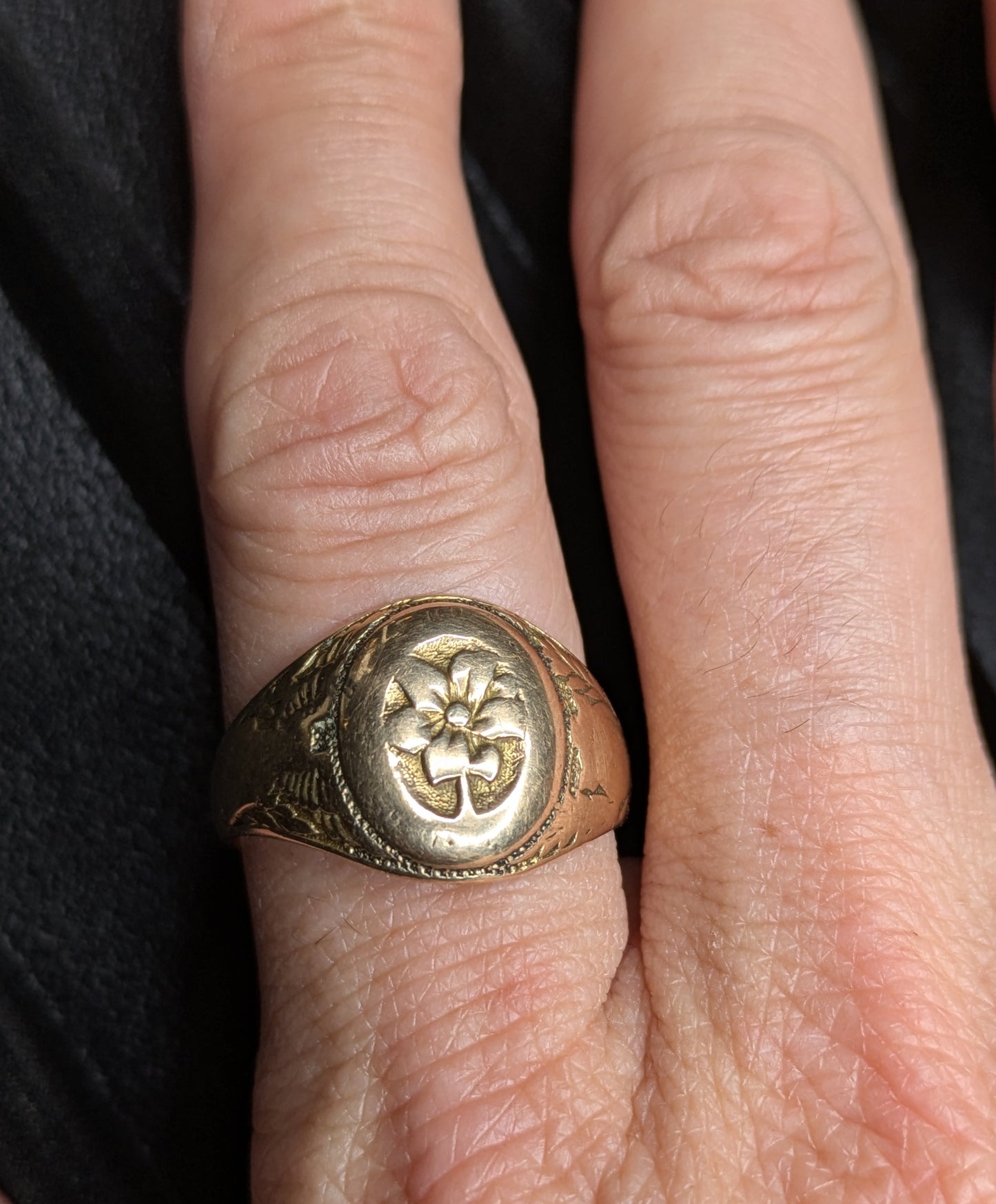 Vintage 10k Large Flower Signet Ring