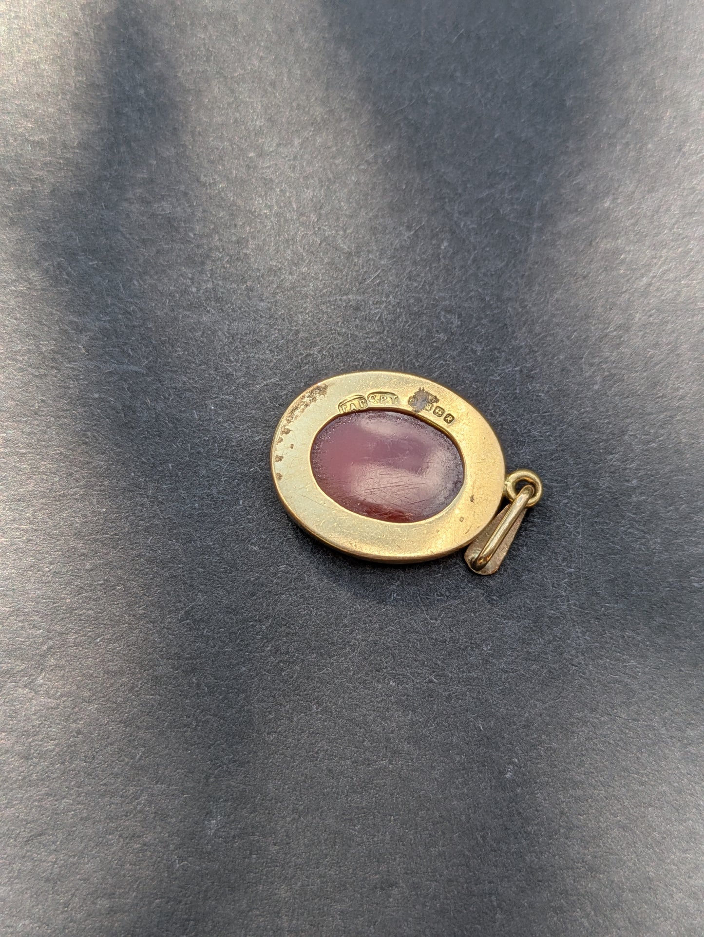 18kt English Carnelian Intaglio Pendant