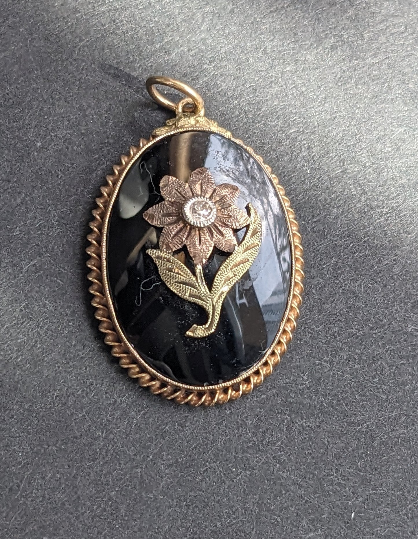 14k 3 colors of gold flower pendant