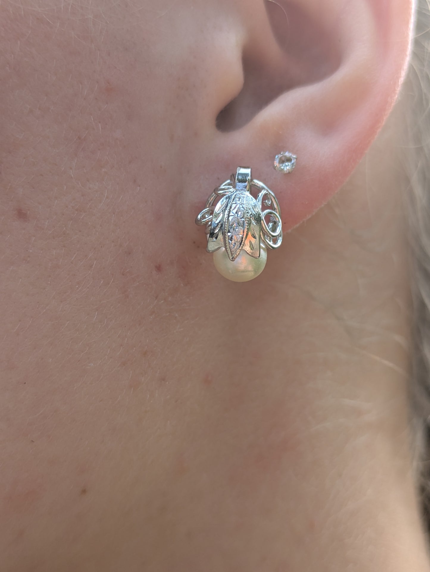14k White Gold and Pearl Stud Earrings with Diamonds