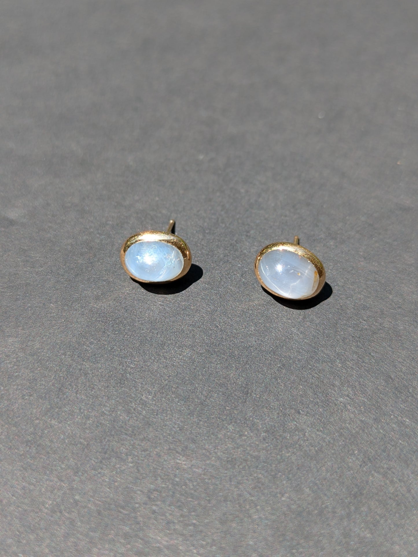 14kt white Gold Sugarloaf Sapphire Stud Earrings