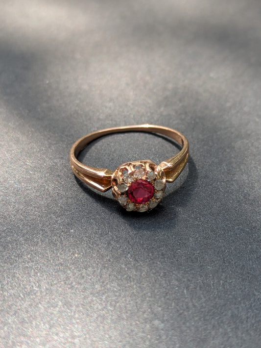18kt Ruby Ring Edwardian with Diamond Halo