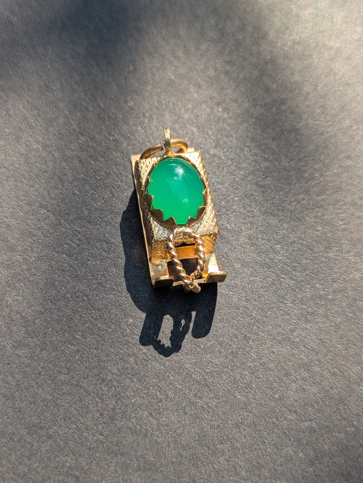 14kt Sled with Jade