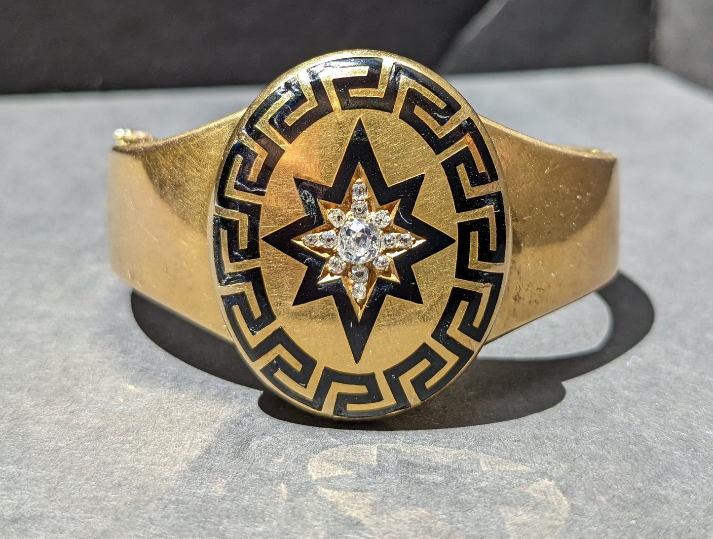 Exceptional Yellow Gold Locket Mourning Bracelet
