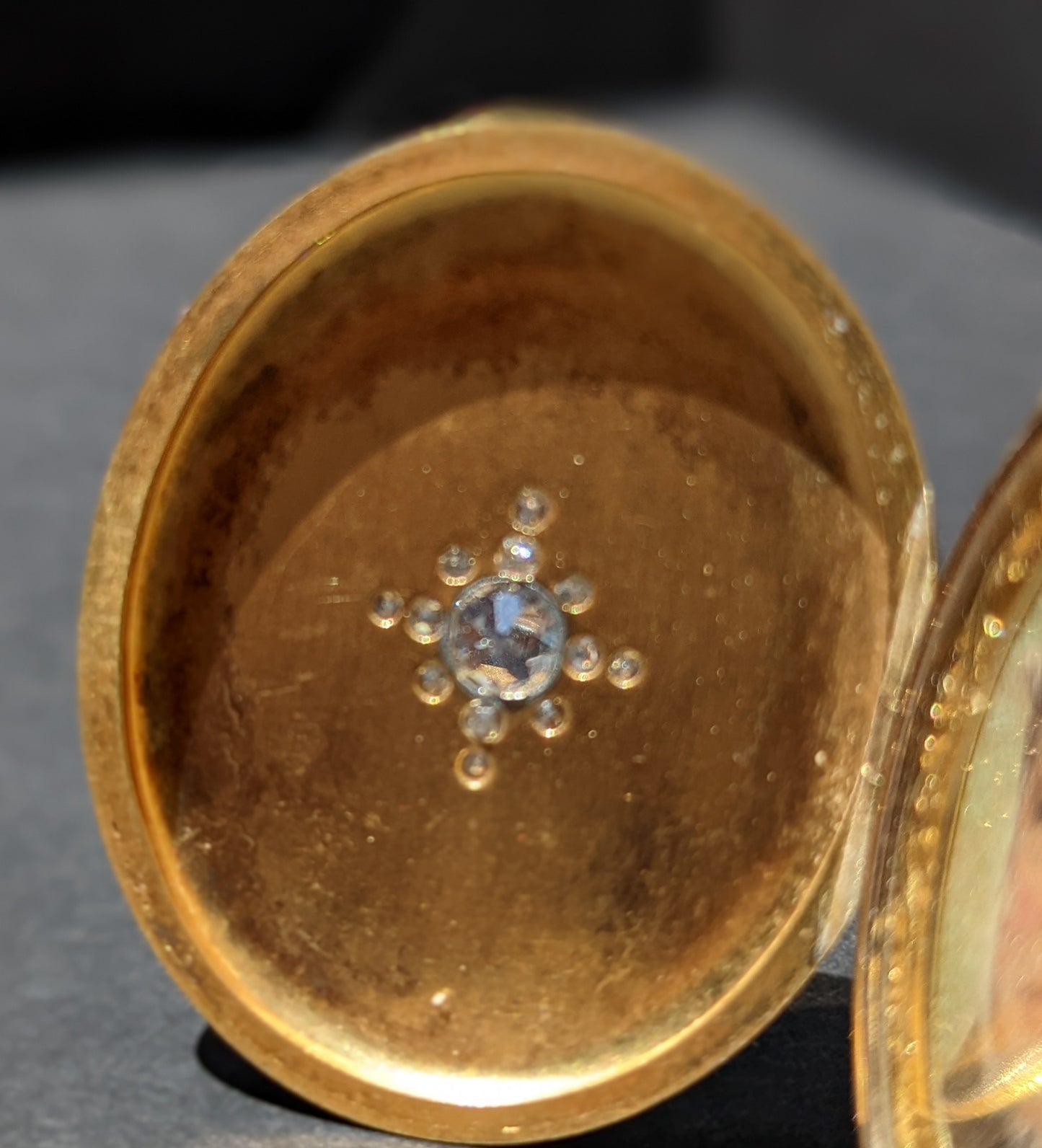 Exceptional Yellow Gold Locket Mourning Bracelet