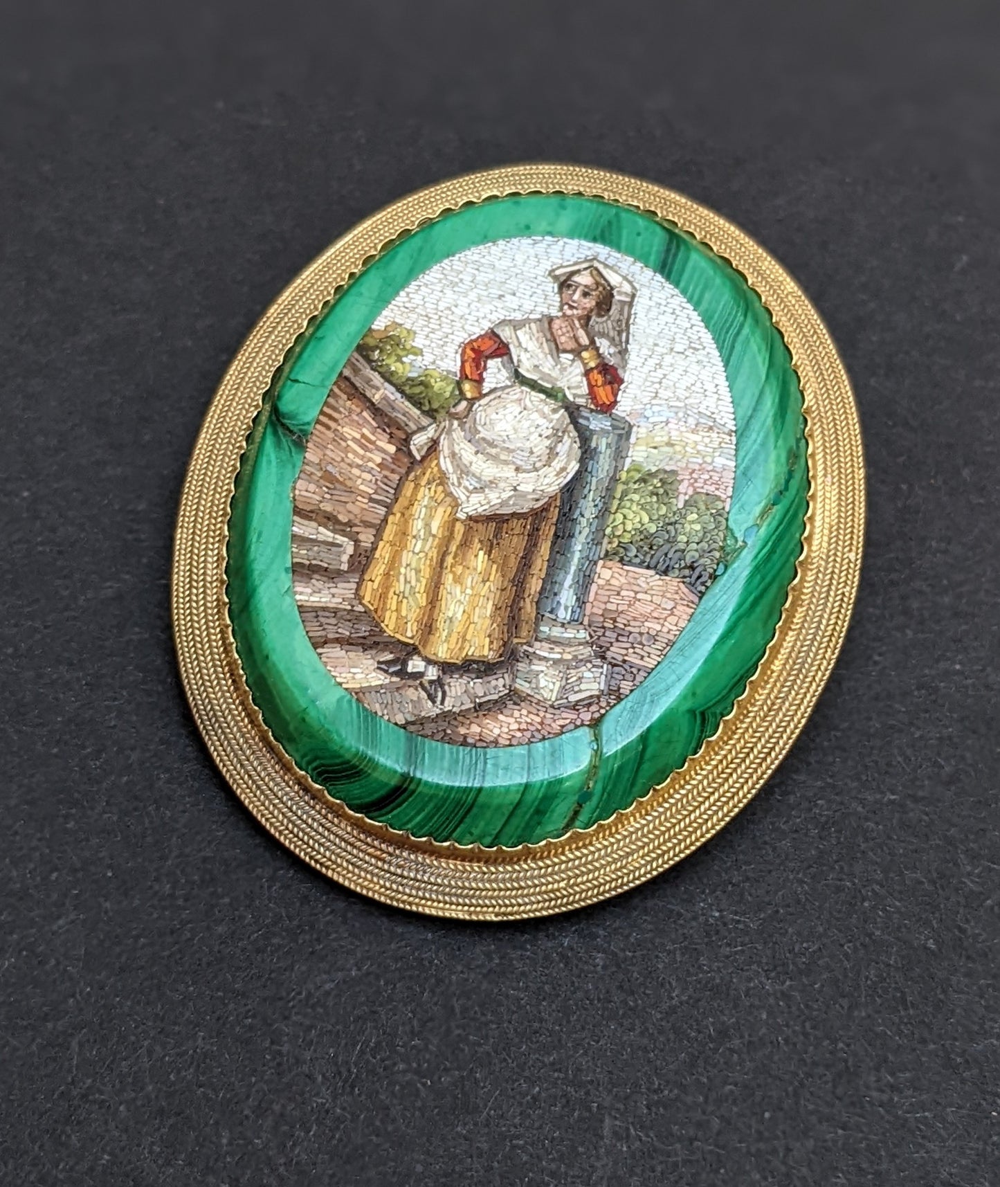 18k Malachite figural Micro mosaic brooch/pendant